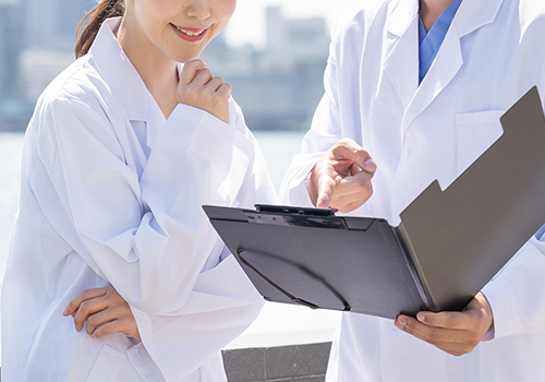 千葉市中央区の歯医者、千葉スマイル歯科&矯正歯科の各分野の専門医による治療